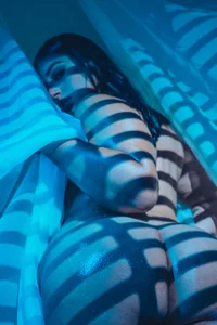 GabyRhodes Blue night 🎇 টি ছবি