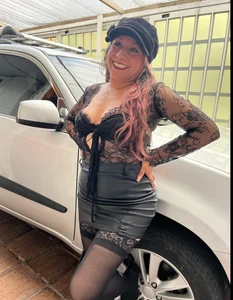 getting wild in the car de sexy_natasha_big_ass Foto 3