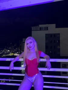 SalomeLarzon Passion red💕🍒 Foto 5