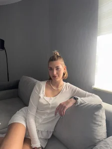 MaeFunnells XXX nøgenfoto 3