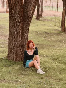 🫦Alone in the park with NAUGHTY THOUGHTS od RosieSecret  snímek