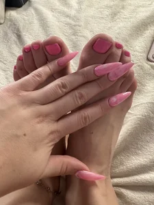 AlysonHuxley_ Nails Pic