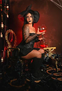 SheylaBakerr kullanıcısının Be careful! You might fall under my spell. 🧙‍♂️ albümü -  2 fotoğraf