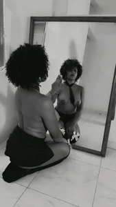 Hanaahquinn black and white Foto 4