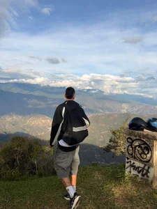 Let's escape the routine od Jasson___  2 snímek