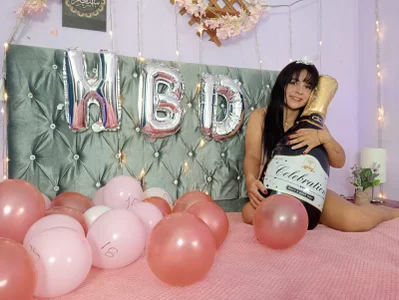 AliaAsad HAPPY BIRTHDAY TO ME 🎈🎁 Pic 4