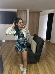 Public de Dakota_Secret  2 photos