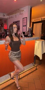 MadameLuxeUkx's party girl Sex Photo 1