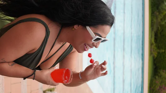 kiana_cream Cocktel and Pool Day 💦🍹 Pic 3