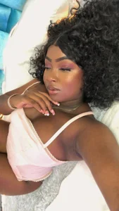 Brittanyjhons_のEbonnny!!の 9枚の写真