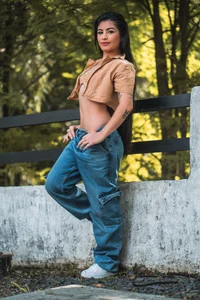 lunaalynch 🌞 Natural glow, urban flow. 🌿 Pic