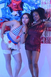Zdjęcia sarahi_pusey Join to our celebretation!:  6