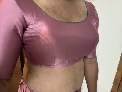 man_in_saree Pink blouse Immagine 