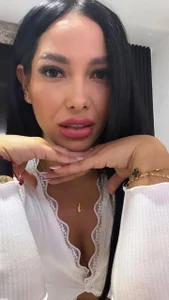 Dakota_diaz_ What hides this photo ...😈😏 Poză