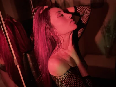 Luisa_Red gift Pic 2