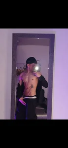 MateoMitchell Hello honey 👀 صورة واحدة|MateoMitchell Hello honey 👀 صورتان|MateoMitchell Hello honey 👀  صور|MateoMitchell Hello honey 👀  صورة