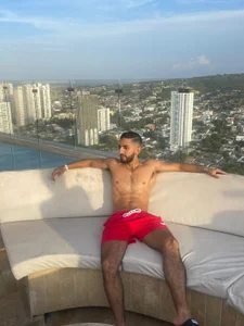 Yiyo10_ Casual Pic 2