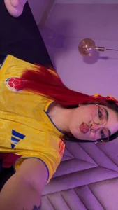 EmmaSwift_ YES YES COLOMBIA🏳️  2টি ছবি