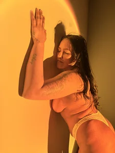 Emma_47 Light sexy Pic 4