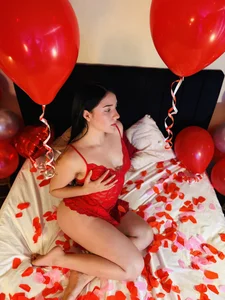 Isa_And_Natasha 💘 Isa, your sweetest temptation this Valentine's Day 🍓 Foto 9