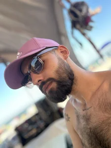 HOLIDAY de HairyRobxxx  photos