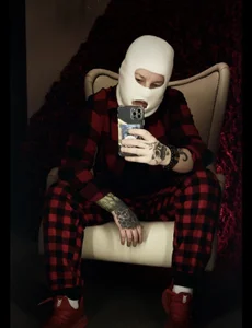 Kay5196のMasked Teaseの 7枚の写真