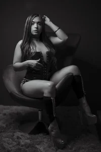 SARAMISHA SENSUAL DARK Pic 3