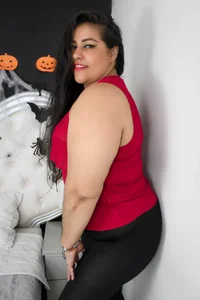 SexxyPamela A red for your craving Pic 2