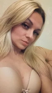 NicoletMoore for you my new guest Foto 6