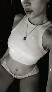 Mackenzie_Lia Public Foto 3