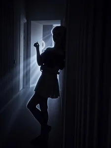 Zdjęcia SandyShayes flower angel in the dark:  3