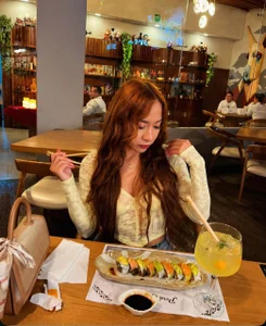 eimy_joness One of my favorite dinners 😌🍣 Pic 3