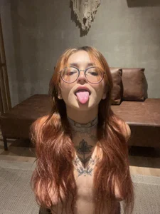 SweetJennaa My mouth is waiting for your huge load 😛 Foto 3