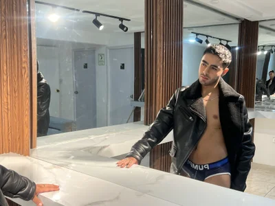 ItsMeEros: Stare to me ,if you can… ( 3 фото)