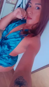 CharlotteMilf_ Public Pic 4