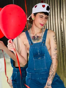 Ethan_lennox stare at me Bilde 3