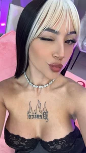 MadissonRey 🤍New Look⭐ Pic 4