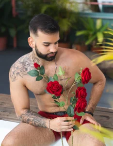 MarkHazze Valentine's  4টি ছবি