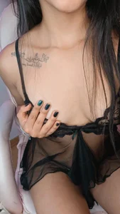 Quiinn_bxI'm not here to talk... I'm here to kiss you and more.图片 2