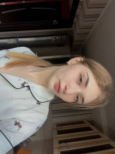 AveryBerkson without makeup Pic 3