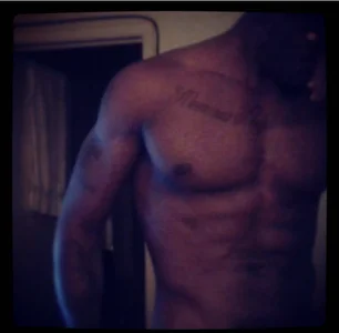 Public de Yourfriendlyneighbor  2 Imagens