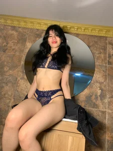 LITTLE BODY de Sophie_Copers  4 Imagens