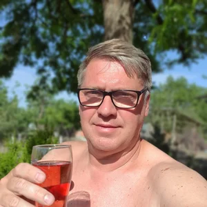 RobertStripX Relaxing  5টি ছবি