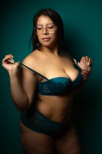 Irene_Grey20 I don't wear underwear Pic 2