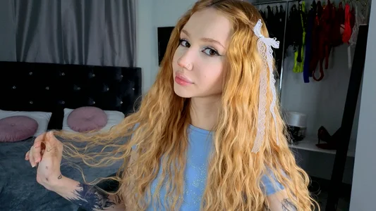 Zoe__Page Public Pic 2