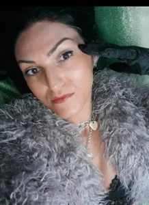 selfie de LanaBanner  5 Imagens