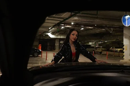 Lina_Thornton_ black latex and black dodge Pic