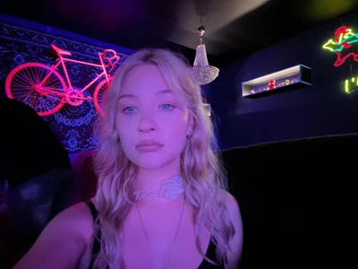 Cira_BabyFace Neon Angel Tease Pic