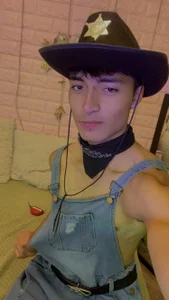 Happy halloween de dylan_fun18  4 photos