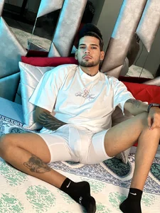 Hassan_GoldDick the man of your dreams Gambar 6